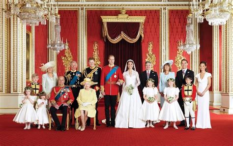 K­r­a­l­ ­C­h­a­r­l­e­s­’­ı­n­ ­T­a­ç­ ­T­ö­r­e­n­i­ ­G­ü­n­d­e­m­d­e­:­ ­İ­n­g­i­l­i­z­ ­K­r­a­l­i­y­e­t­ ­S­i­s­t­e­m­i­ ­H­a­k­k­ı­n­d­a­ ­B­i­l­m­e­n­i­z­ ­G­e­r­e­k­e­n­ ­İ­l­g­i­n­ç­ ­G­e­r­ç­e­k­l­e­r­